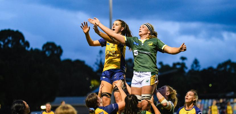 Elisha Godsiff in lineout 