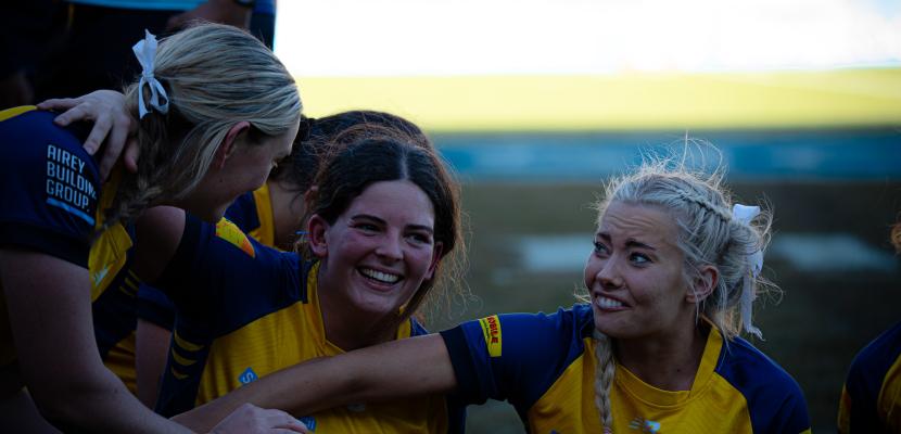 Zara Colless and Eva Doblo